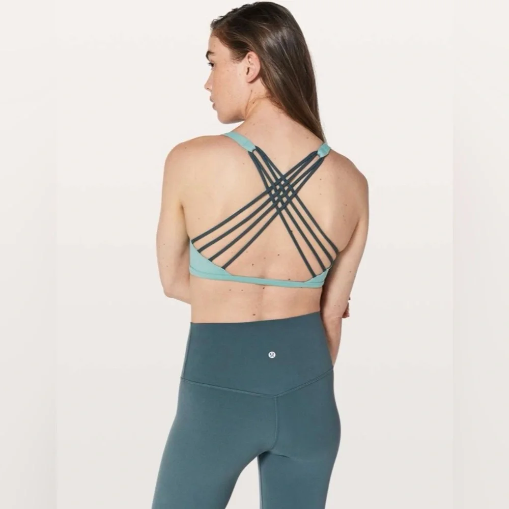 Excellent condition Lululemon Free To Be wild Rip tide/ Sea steel Bra Size: 12 - Picture 3 of 7